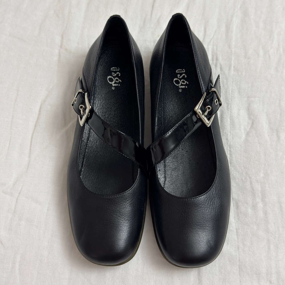 Classic Black Mary Jane Flats with Buckle Strap
